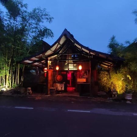 The Secret Sanctuary Boutique Cottage กูชิง ภายนอก รูปภาพ